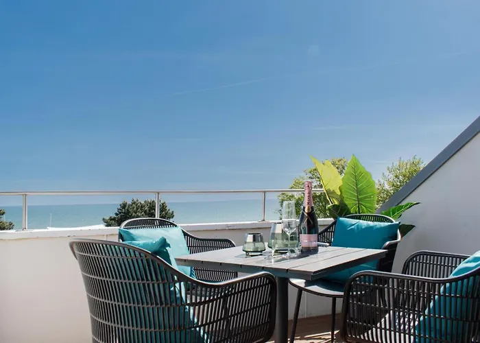 View 99 - In Mit Exklusivem Ostseeblick *